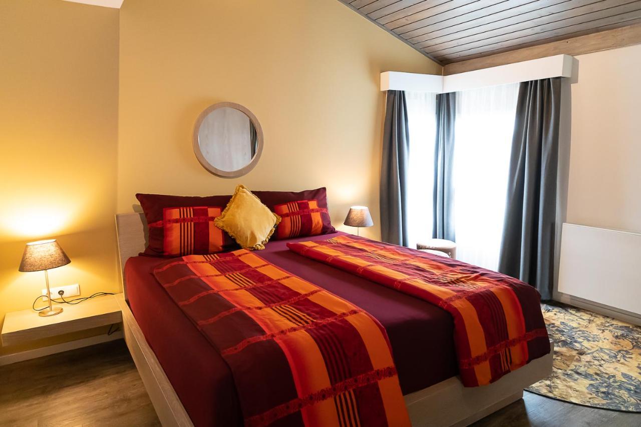Apartamento VIP Deluxe 107qm auf zwei Etagen 1 Dopplezimmer EG 1 Doppelzimmer auf der Galerie sowie 2 Badezimmer und komplette Küche mit Mikrowelle und Backofen Ideal für 1 bis 6 Gäste Direkter Blick auf Garten und Bergblick Alles nur nicht 0815 Schliersee Exterior foto